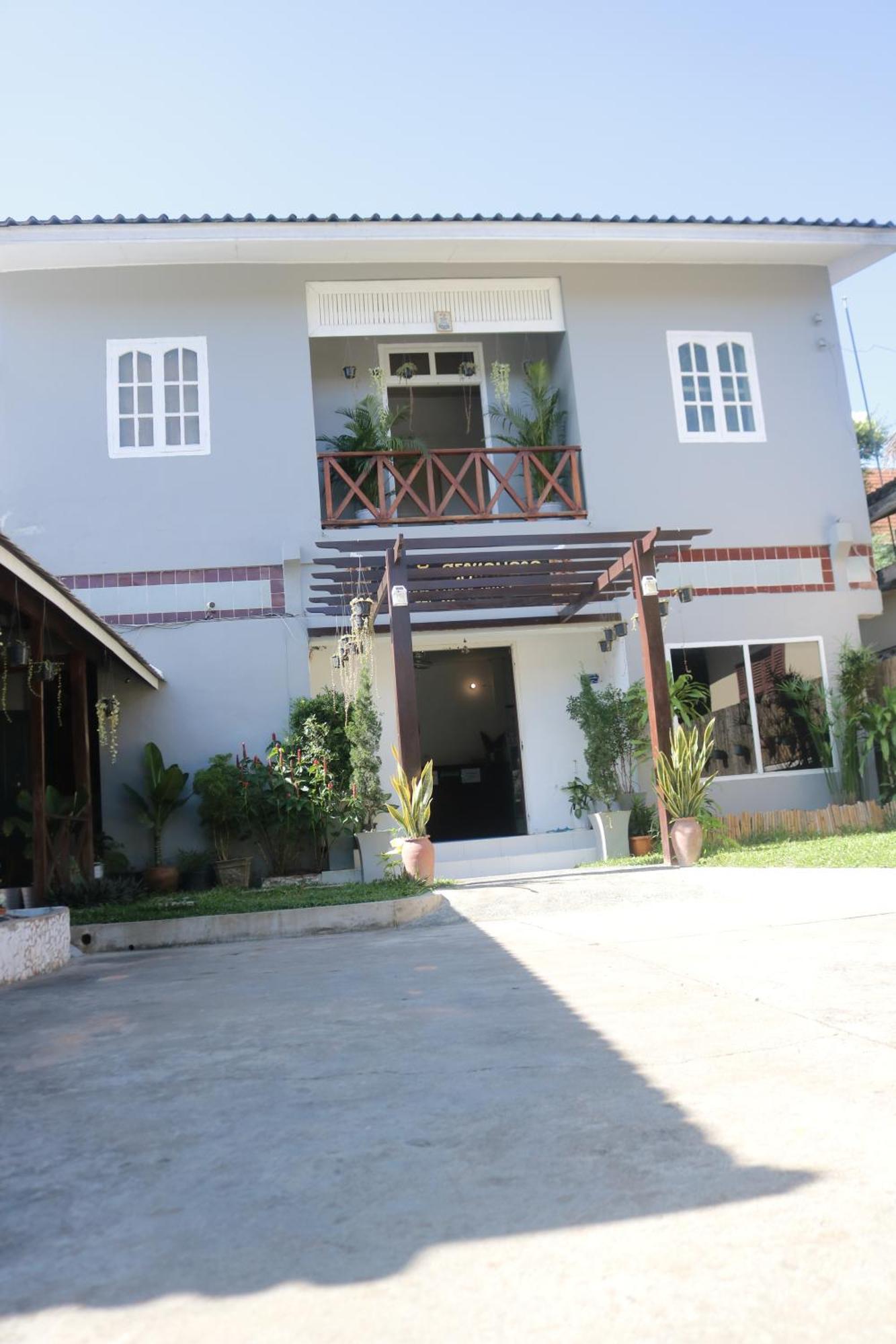 Готель Moon'S House Luangprabang Екстер'єр фото