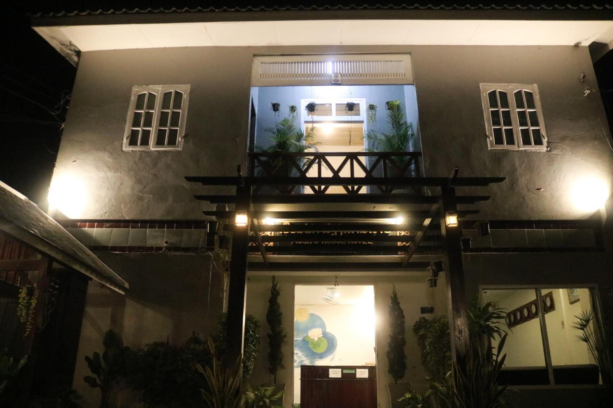 Готель Moon'S House Luangprabang Екстер'єр фото